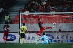 lol合区-关于阿联酋男篮后卫突破关键防线,助球队取胜的信息