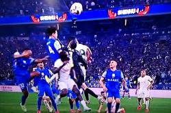 lol官网-足球风波不断上演,赛场悬念重重