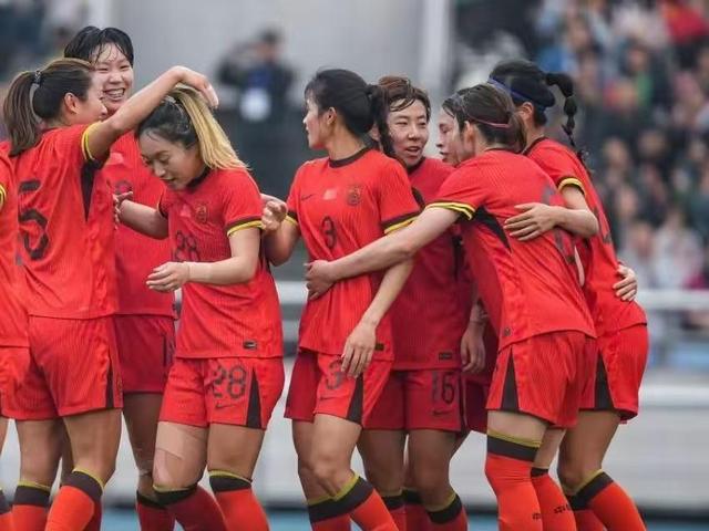 关于亚洲杯半决赛：中国女足与泰国队进行激烈对抗输给对手的信息
