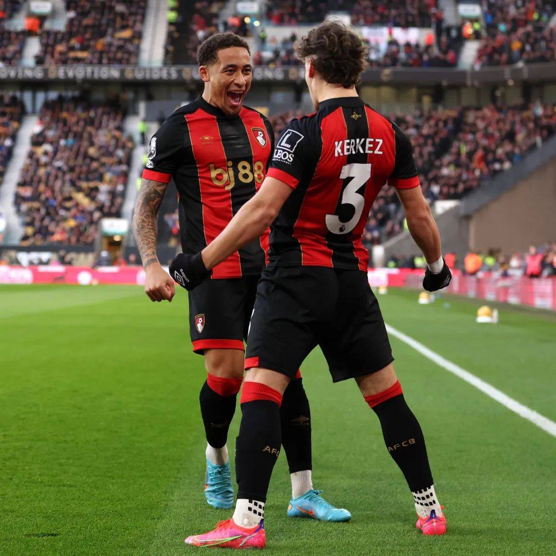 包含伯恩茅斯主场遭利兹联逆转，未能守住领先优势的词条