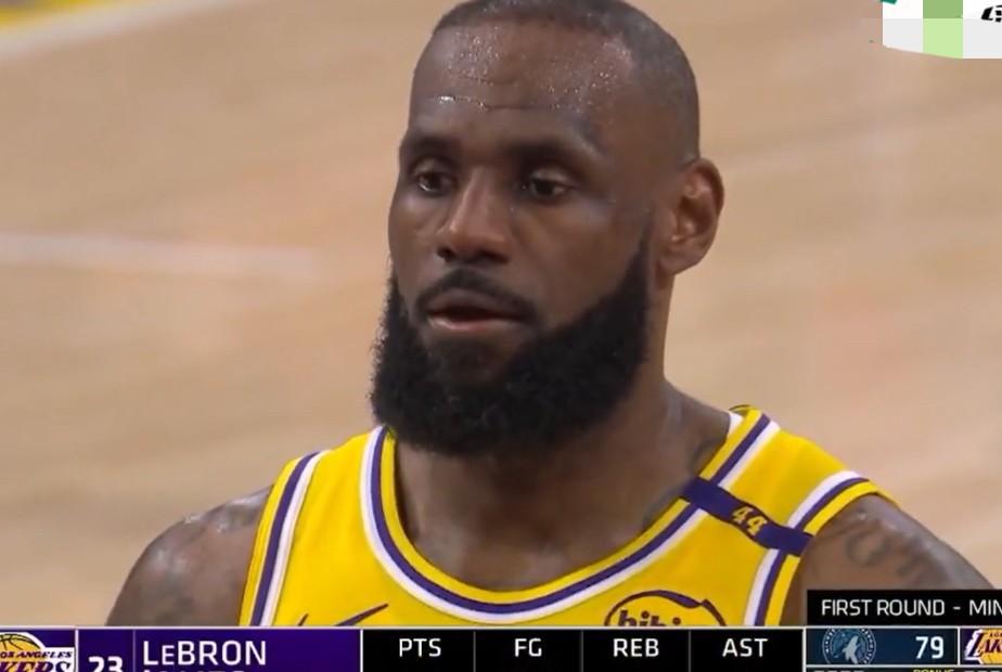 错失绝佳得分机会,南部球队遗憾失利 错失绝佳得分机会,南部球队遗憾失利